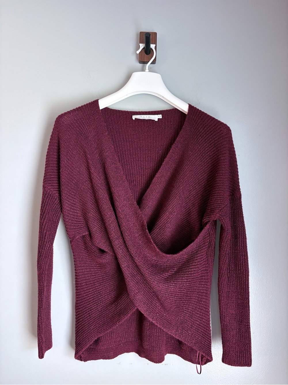 ASTR The Label Womens M Knit Surplice Cross Front Sweater Burgundy Wine